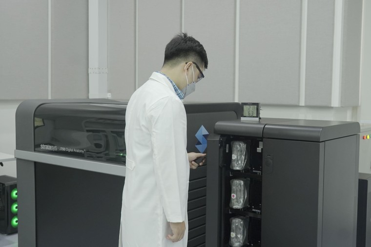 Thước ngắm phẫu thuật’ độc quyền ‘made in Vietnam’ giúp nâng độ chính xác của phẫu thuật khớp gối ảnh 1