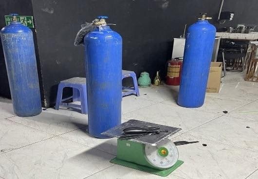 Quận Hoàn Kiếm: Phát hiện và xử lý nghiêm nhiều cơ sở kinh doanh 'bóng cười' trái phép ảnh 3