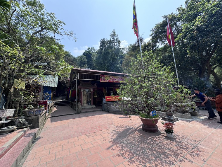 Di tích Quốc gia đền Chợ Củi: Chốn linh thiêng bên dòng sông Lam ảnh 1