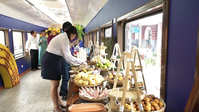 Khai trương đoàn tàu “Kết nối di sản miền Trung” ảnh 2