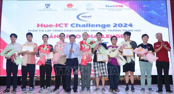 Huế: Trao giải cuộc thi Lập trình dành cho học sinh Trung học ảnh 2
