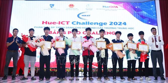 Huế: Trao giải cuộc thi Lập trình dành cho học sinh Trung học ảnh 3