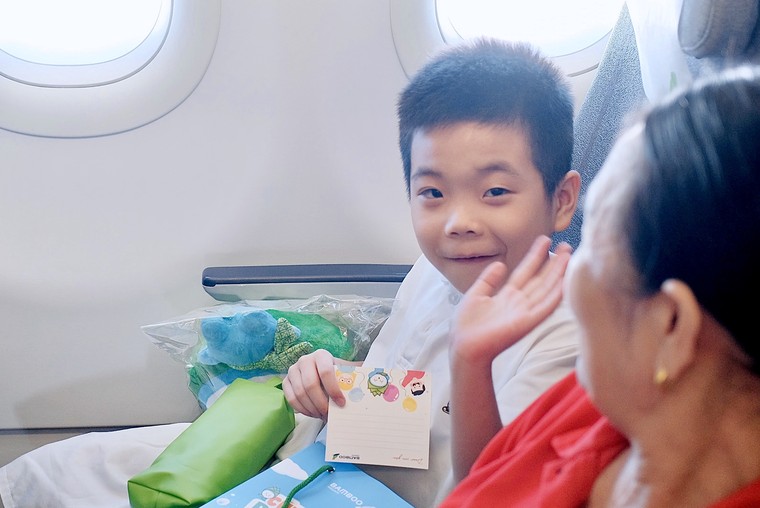 Rộn ràng nụ cười trẻ thơ trên những chuyến bay Bamboo Airways ảnh 3