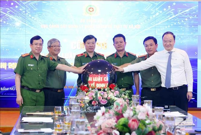 Phát động triển khai luật Căn cước mới và Công bố dịch vụ xác thực điện tử ảnh 1