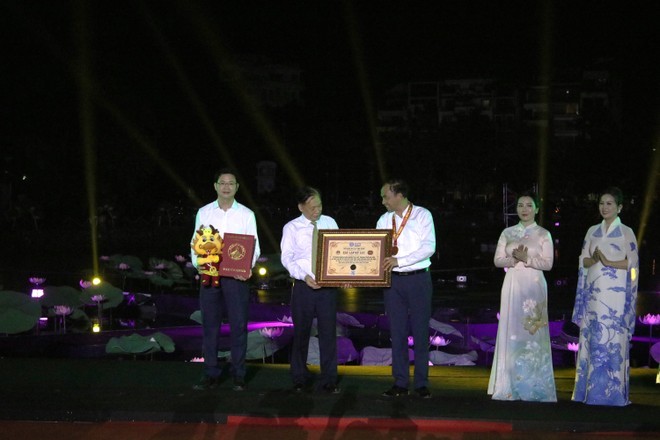 Khai mạc Lễ hội Sen Hà Nội 2024: Tôn vinh và phát huy giá trị hoa sen ảnh 2