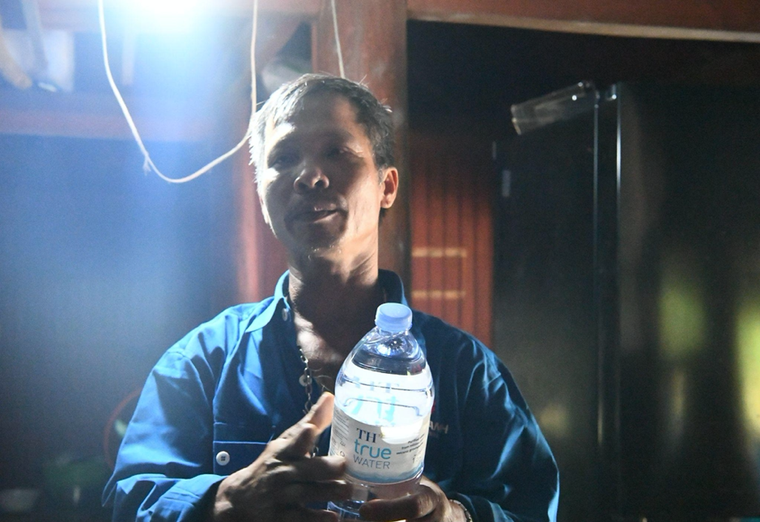 Những chuyến xe chở yêu thương hỗ trợ đồng bào vùng ngập lũ sau bão số 3 ảnh 4