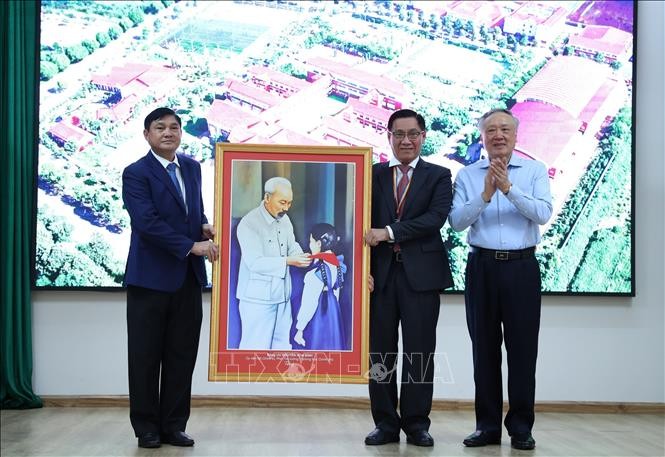 Phó Thủ tướng thường trực Chính phủ Nguyễn Hòa Bình thăm và làm việc tại Đắk Lắk ảnh 1