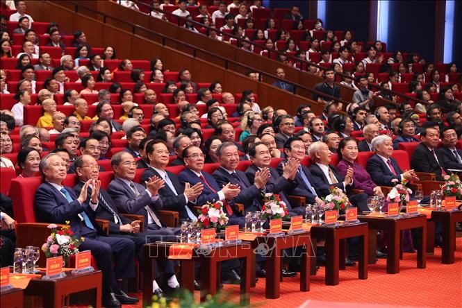 Tổ chức trọng thể Lễ kỷ niệm 70 năm Ngày Giải phóng Thủ đô (10/10/1954 - 10/10/2024) ảnh 1