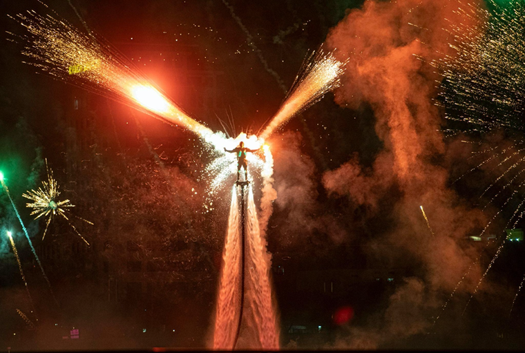 Hai show “đạp gió rẽ sóng” đưa Phú Quốc thành tâm điểm trên bản đồ du lịch cuối năm ảnh 3