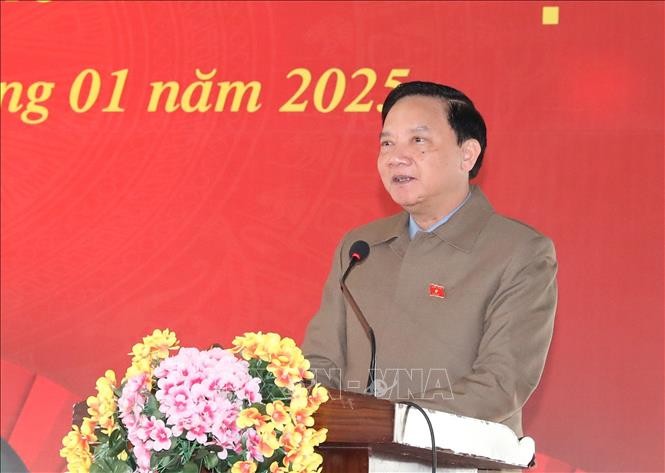 Lãnh đạo Đảng, Nhà nước thăm, tặng quà Tết tại các địa phương, đơn vị ảnh 2