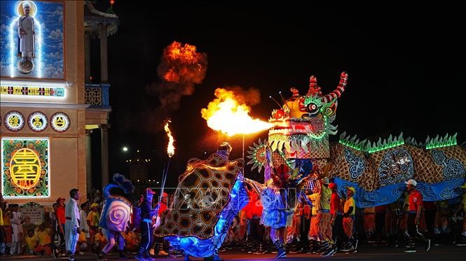 Tây Ninh: Hàng vạn người tham dự Đại lễ Đức Chí Tôn năm Ất Tỵ 2025 ảnh 2