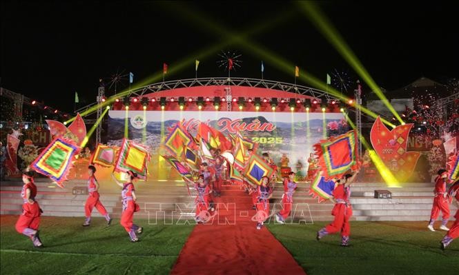 Độc đáo các lễ hội đầu Xuân Ất Tỵ ảnh 2