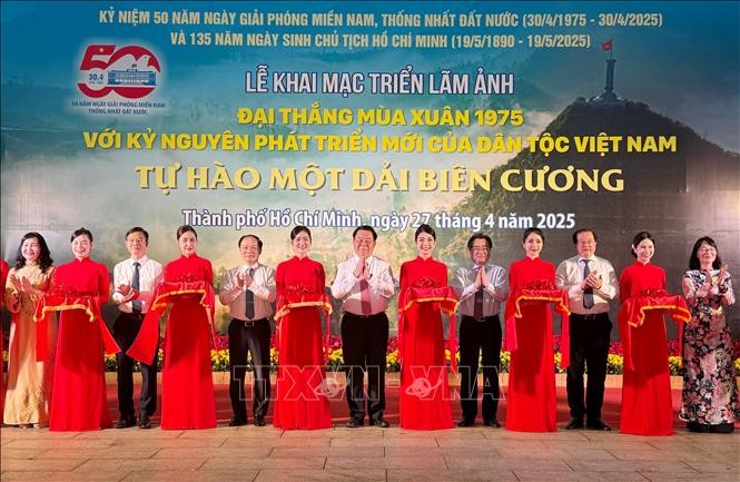 Khai mạc triển lãm ảnh về Đại thắng mùa Xuân 1975 ảnh 1