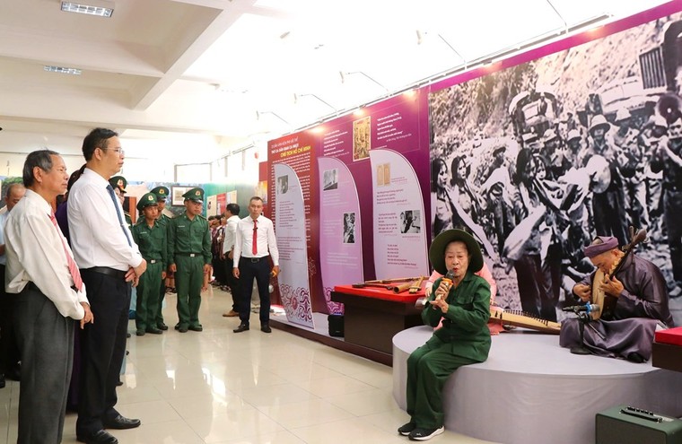 Tái hiện nghi lễ đặt tên theo họ Hồ của đồng bào vùng cao A Lưới ảnh 1