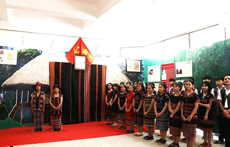 Tái hiện nghi lễ đặt tên theo họ Hồ của đồng bào vùng cao A Lưới ảnh 3