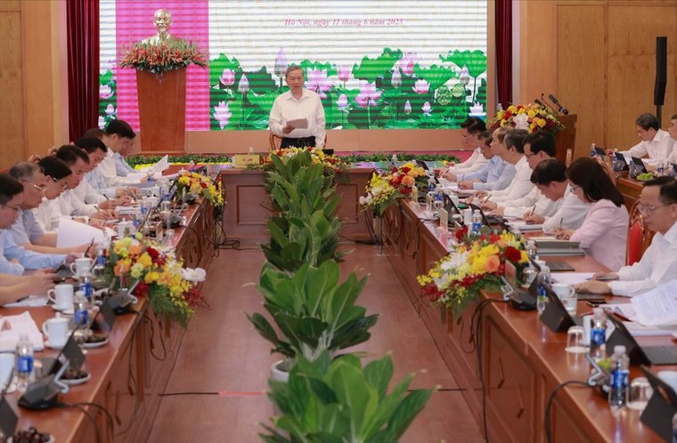 Tổng Bí thư: Đổi mới công tác tuyên giáo, dân vận đáp ứng yêu cầu trong tình hình mới ảnh 1