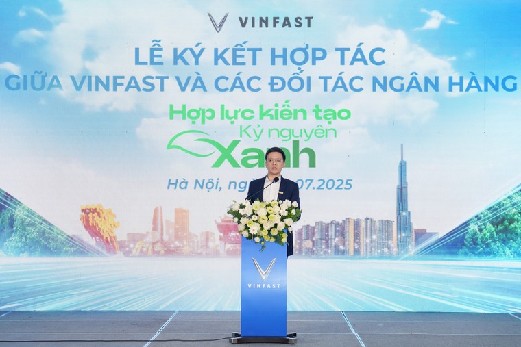 VinFast cùng 12 ngân hàng, tổ chức tài chính hỗ trợ người dân Hà Nội chuyển sang xe điện ảnh 1
