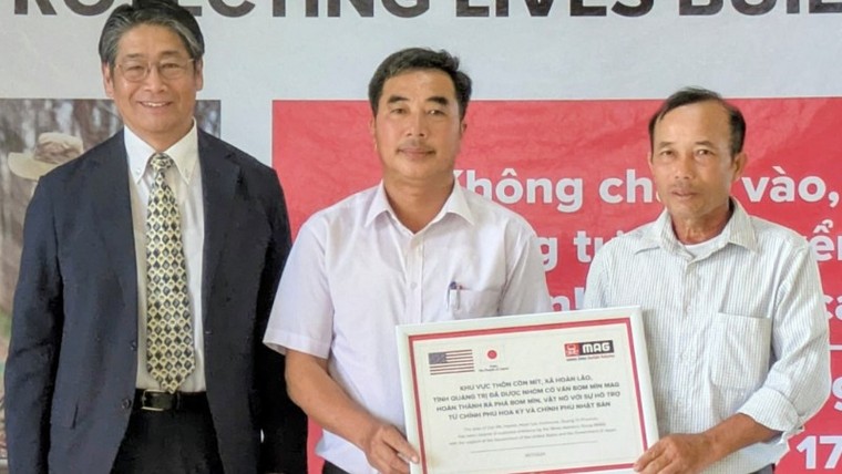 Quảng Trị: Bàn giao đất sạch bom mìn cho người dân ảnh 1