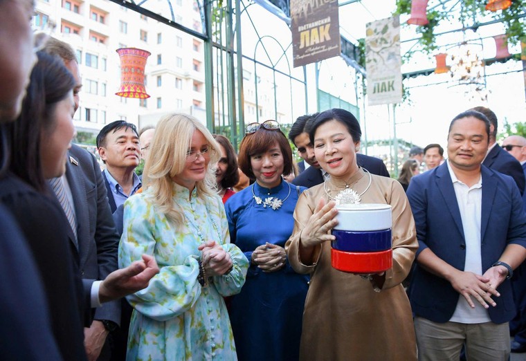 Phu nhân Ngô Phương Ly: Văn hóa là cầu nối bền vững Việt - Nga ảnh 2