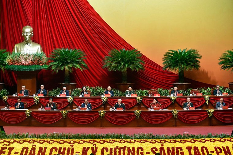 200 Ủy viên Trung ương khóa XIII ra mắt ảnh 7