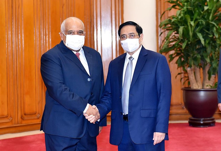 Thủ tướng Phạm Minh Chính tiếp Đại sứ Cuba, thúc đẩy hợp tác vaccine ảnh 1