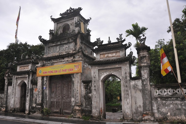 Ngôi chùa thiêng trường tồn cùng phố Hiến ảnh 1