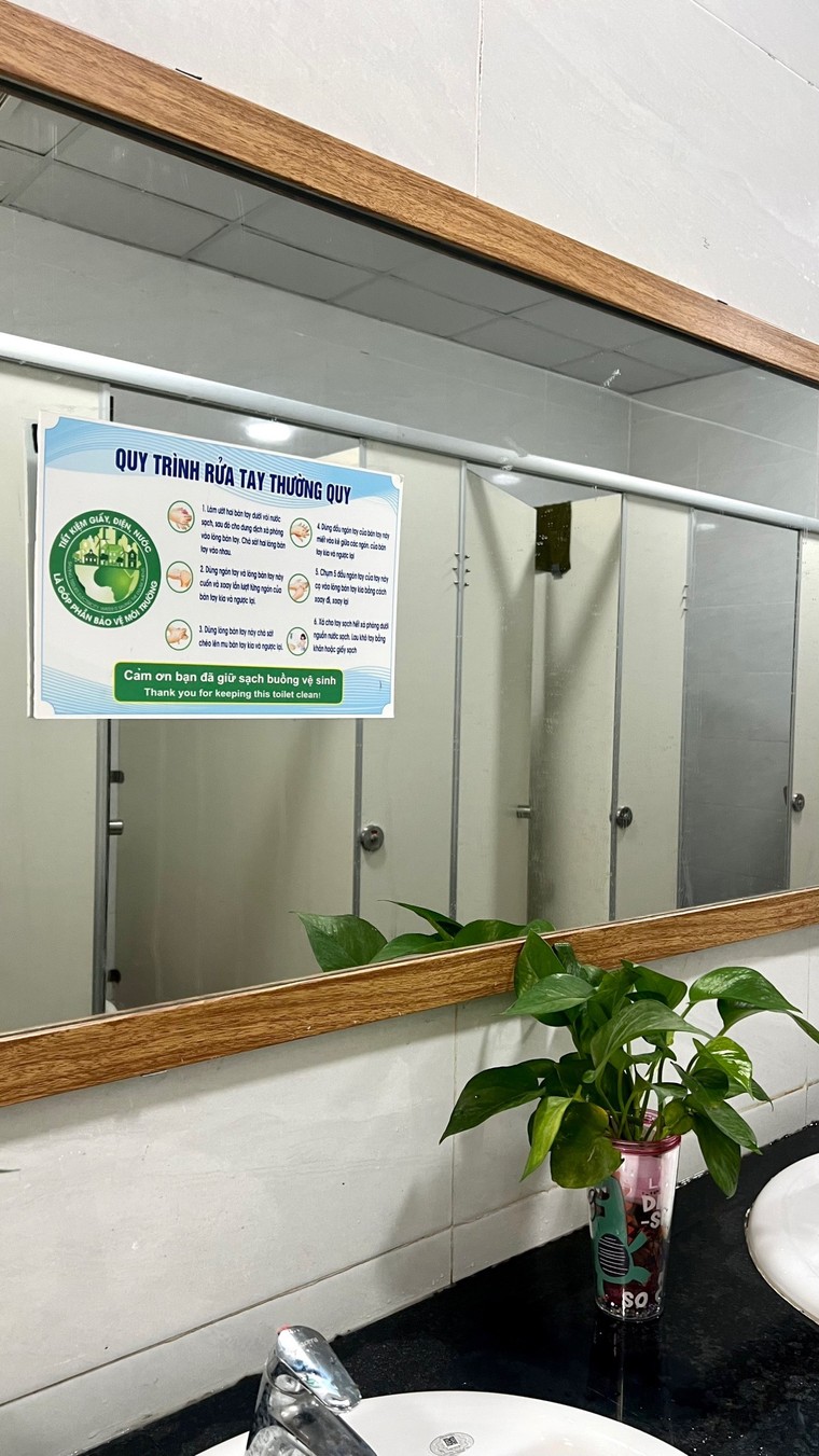 Học sinh chung tay tạo nhà vệ sinh trường học thân thiện ảnh 10