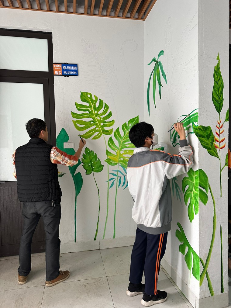 Học sinh chung tay tạo nhà vệ sinh trường học thân thiện ảnh 3