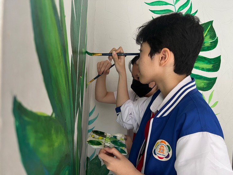 Học sinh chung tay tạo nhà vệ sinh trường học thân thiện ảnh 5