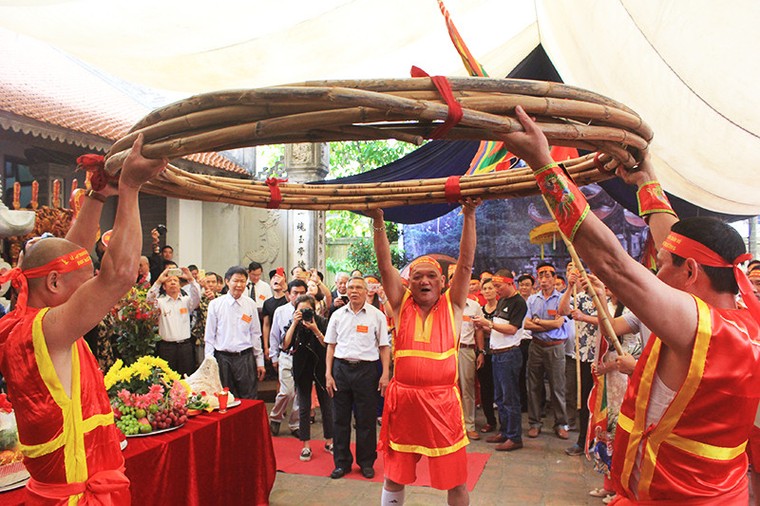 Kéo co ngồi - Nghi lễ độc đáo của vùng đất ven sông Hồng ảnh 2