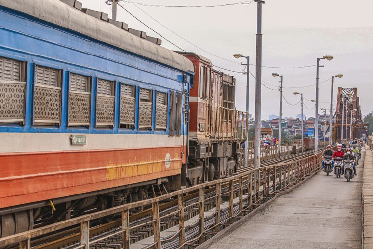 Vẻ đẹp cây cầu Long Biên qua nhiều góc độ ảnh 7