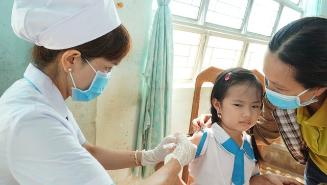 Cục trưởng Y tế dự phòng: Đồng bộ giải pháp phòng chống dịch bạch hầu ảnh 1