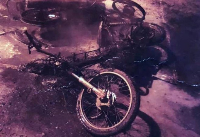 Bênh người yêu, gọi bạn đến hành hung, đốt xe của "đối thủ" ảnh 1