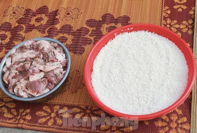 Học sinh Nghệ An mang hương vị tết đến với bệnh nhân nghèo ảnh 1