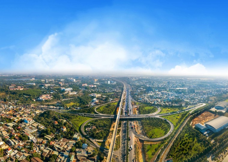 Hàng loạt dự án giao thông khủng, hút nhà đầu tư vào Đồng Nai ảnh 1