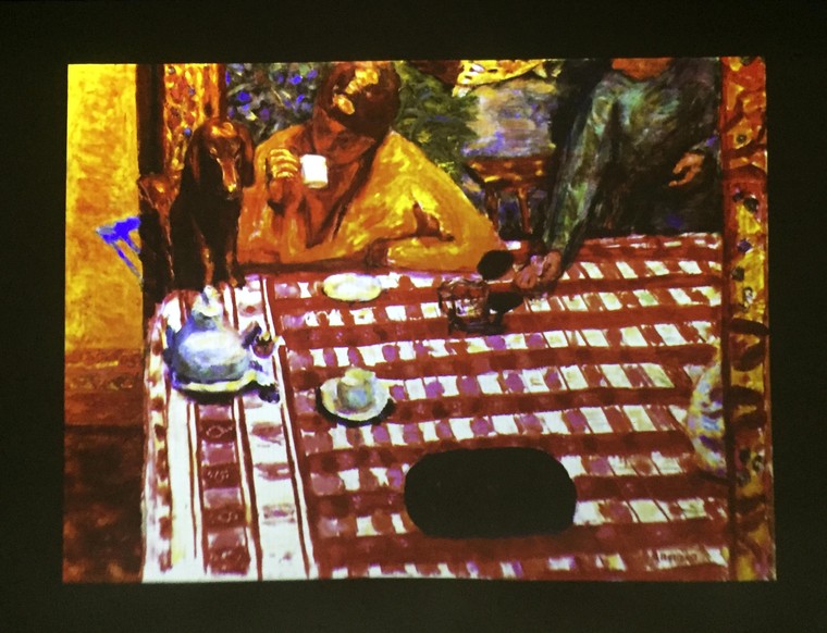 Triển lãm “Lặng yên rực rỡ”: Nơi những tuyệt tác hội hoạ bừng sáng trong bóng tối ảnh 4