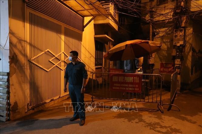Phong toả ngõ thuộc quận Long Biên do có ca nghi mắc COVID-19 ảnh 1