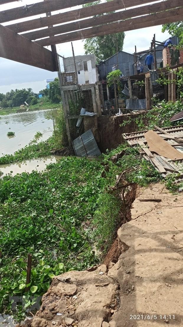 An Giang ban bố tình huống khẩn cấp sạt lở bờ Đông sông Châu Đốc ảnh 1
