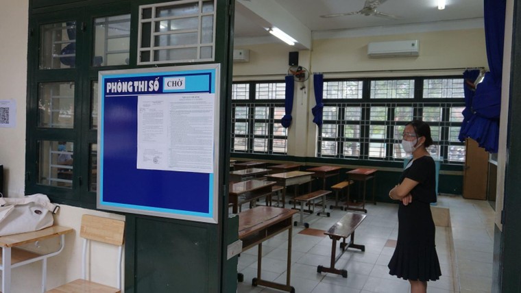 Thời tiết mát mẻ, thí sinh bước vào thi môn tổ hợp ảnh 16