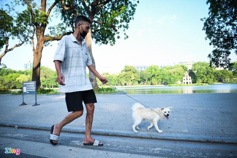 Hồ Tây, hồ Gươm đông người tập đạp xe, đi bộ ảnh 7