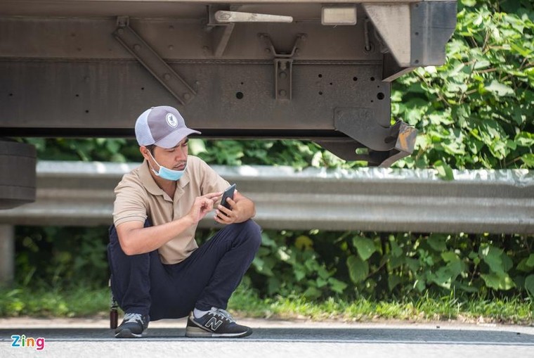 Tài xế cãi nhau với CSGT khi Hà Nội cấm xe vào nội thành ảnh 7