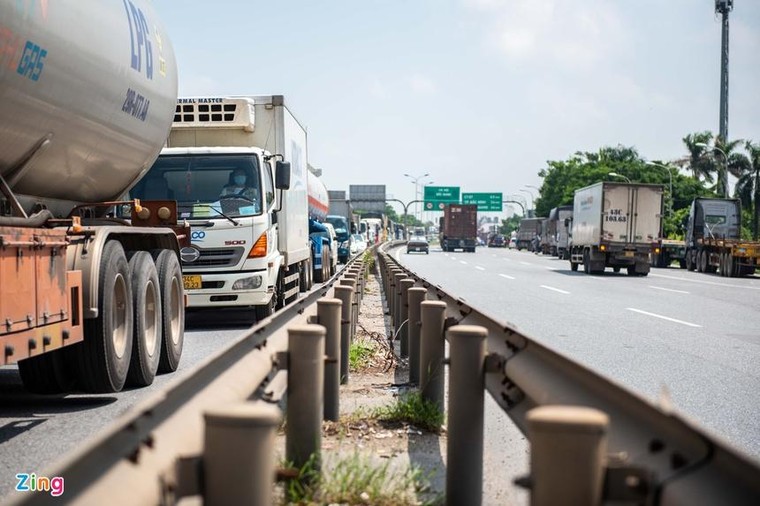 Tài xế cãi nhau với CSGT khi Hà Nội cấm xe vào nội thành ảnh 11