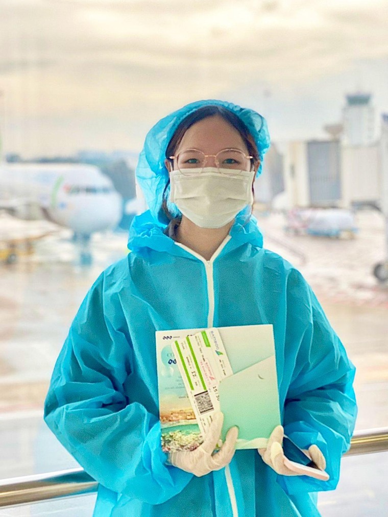 Vỡ oà niềm vui trên chuyến bay Bamboo Airways chở người Gia Lai từ TP HCM ảnh 4