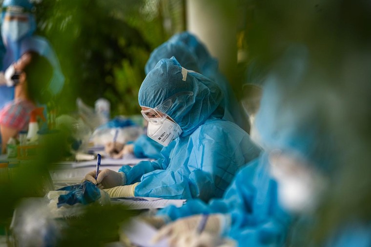 Hà Nội thực hiện 7 ngày cao điểm xét nghiệm diện rộng 300.000 người ảnh 4