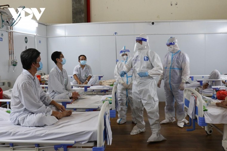 COVID-19: Ngón tay cái, biểu tượng của sự sống ảnh 12