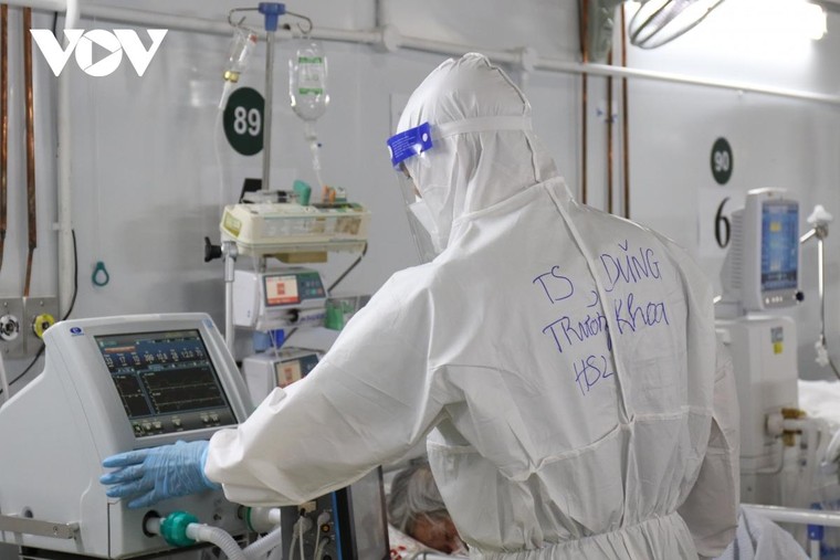 COVID-19: Ngón tay cái, biểu tượng của sự sống ảnh 6