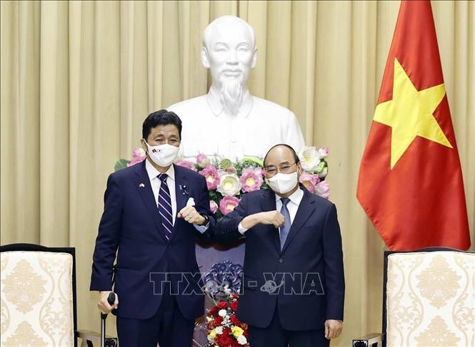 Chủ tịch nước Nguyễn Xuân Phúc tiếp Bộ trưởng Quốc phòng Nhật Bản ảnh 2