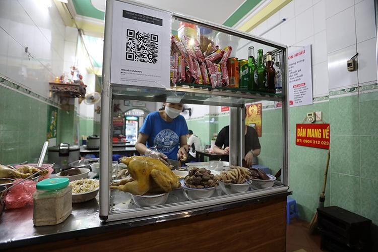 Chủ quán Hà Nội tất bật dọn dẹp để mở cửa trở lại ảnh 10