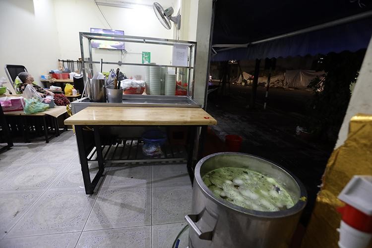 Chủ quán Hà Nội tất bật dọn dẹp để mở cửa trở lại ảnh 6