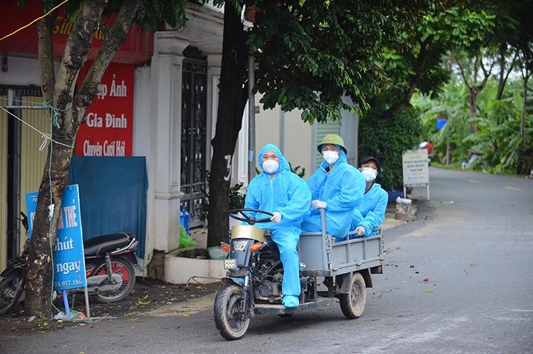 Hà Nội: Lập 8 chốt phong toả ổ dịch thôn Bạch Trữ, huyện Mê Linh ảnh 9